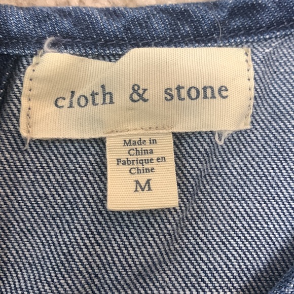 Cloth & Stone Chambray Sleeveless Top - Picture 3 of 4